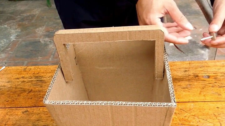 Teach you to make a pedal trash can with cardboard, simple, fun and practical