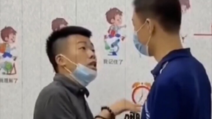 บอกแล้วนี่...อย่าไปถือสาเด็กประถมเลย →_→