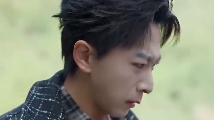 หนุ่มจนกลับชนบท เจอ VIP ระบบบังเอิญใช้แล้วรวยแสนล้าน และ ได้แต่งกับภรรยาCEOสวย