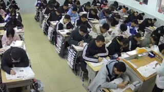 班主任发火，全体一致抬头。没有比这更整齐划一的了，真的是全国统一没错了