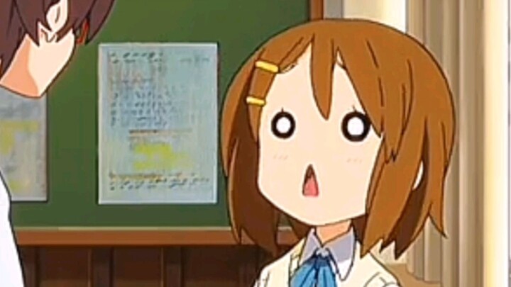 "Cô gái ngốc nghếch tự nhiên" Yui Hirasawa