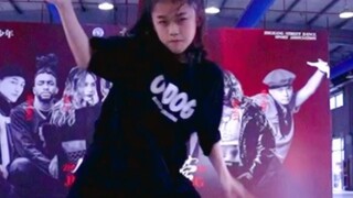 เป็นครั้งที่สองที่ฉันเข้าเรียนคลาส Wacking ออกมาแสดงตัว