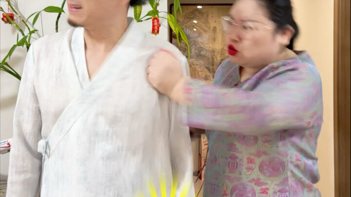 Pak Zhang ini benar‑benar pemalas! Kalau saja dulu wajahnya lumayan, saya pasti tidak akan setuju! #