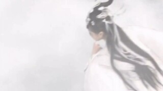 She is wearing fluttering white clothes and looks very fairy-like. She is really good at flying! Thi