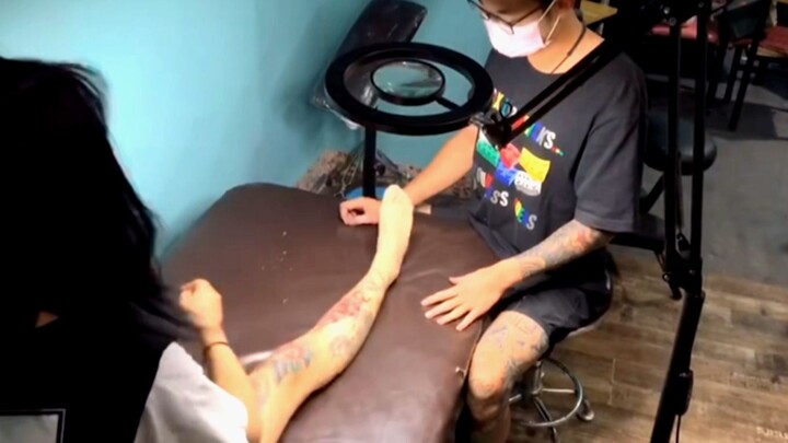 Does she think her feet smell good?