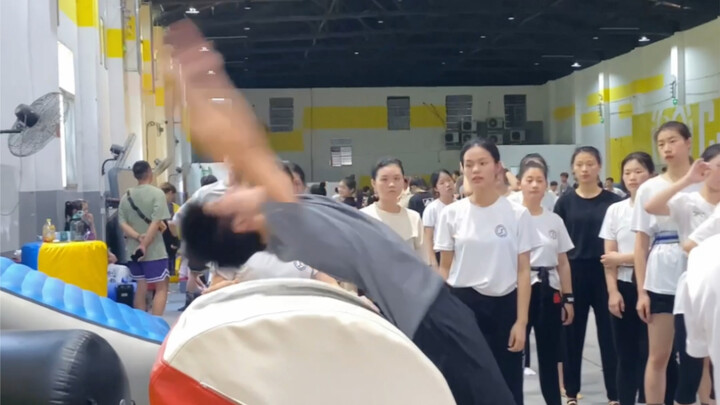 Dance students daily training#Creative Hurricane