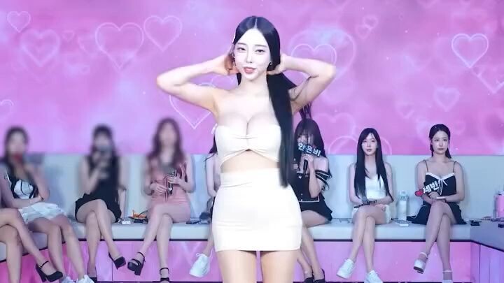 Where Style Meets Confidence #girl #Kpop #KpopDance #Fancam #StagePerformance