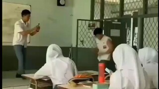 sekolah kurang kerjaan