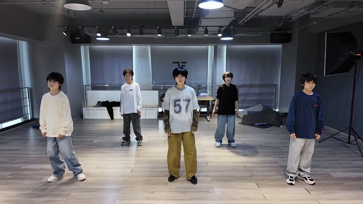 【عائلة TF الجيل الخامس】 سجل رقص المتدربين