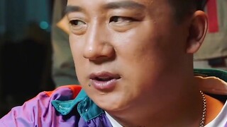 这是我见过最蠢的劫匪，跟着网红一起直播表演才艺