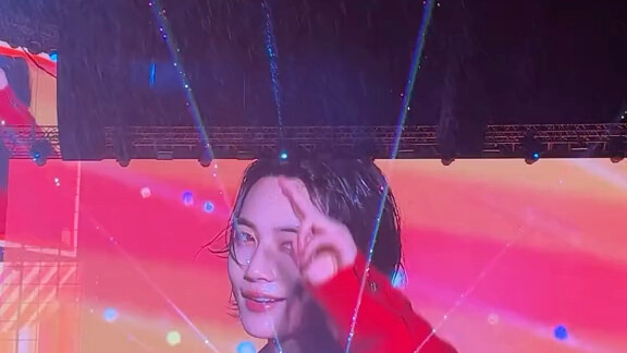 ฉันกลับไปเจอภาพหน้าตรงนี้ได้ยังไง! อินจองฮัน คุณหล่อจนฉันตายไปแล้วจริงๆ!