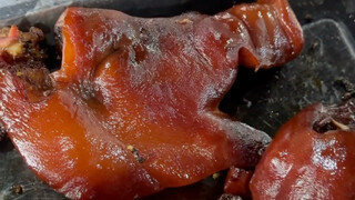 อาหารอันโอชะของตูเจียงเอี้ยน: สมองหมู อร่อยมาก!