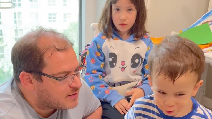 Latte: Tôi chỉ là một người nước ngoài già không biết nói tiếng Anh