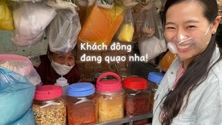 Bà Tư 70 tuổi dễ " NỔI QUẠO " với khách vì trộn bánh tráng quá ngon, bán không kịp nghỉ| ÁNH KUA