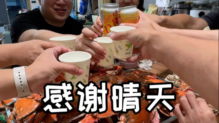 Nhờ bạn bè mà ở nhà được ăn buffet hải sản Thượng Hải rồi
