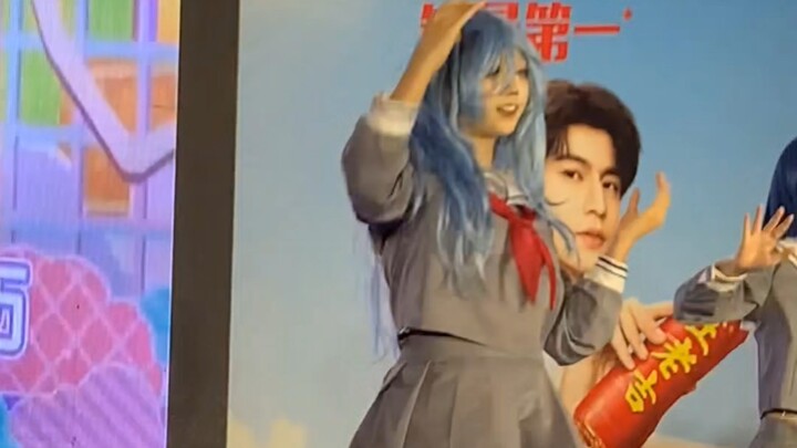 因为身高第一所以去了szk位但是和全员力度一起upup！