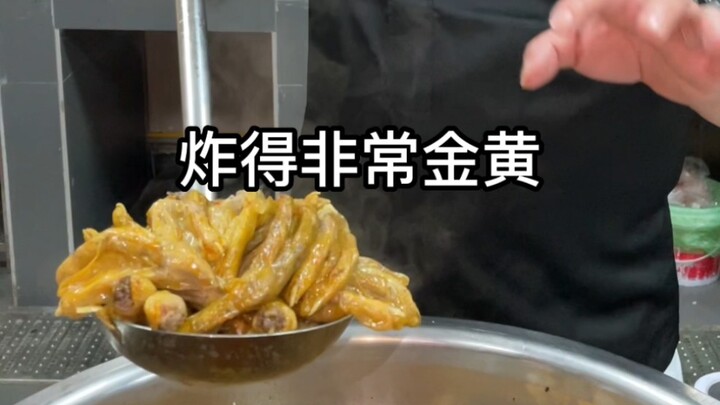 The golden duck feet from my luosifen food stall are made just like this—let’s head into the world o