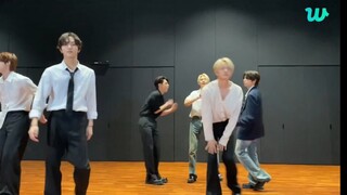 ร่างกายของนายแบบและสมองของหลัวจื้อ