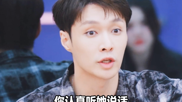 Zhang Yixing says girl groups’ etiquette has regressed—he keeps stressing this over and over—what a 
