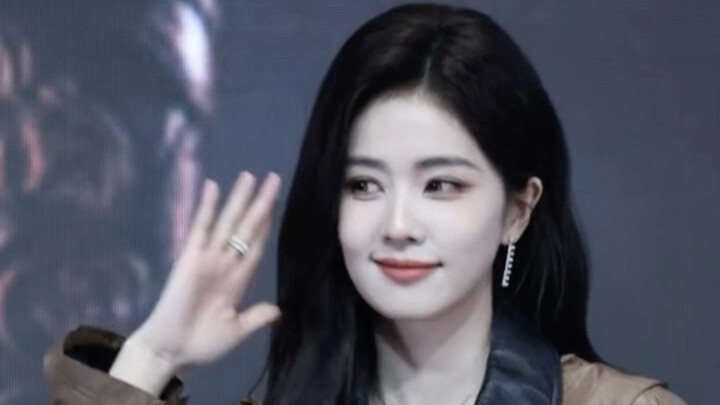 Bai Lu is such a great dancer!