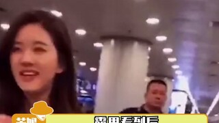 تشاو لو سي: لا تقلق، سأقف هنا وأصور لك.