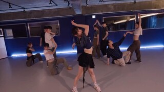 Lee Chae-yeon's "LET'S DANCE" choreographer version of Rozalin's choreography