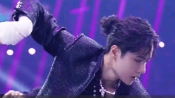 ปกแรกของบอยแบนด์ Straight Shot ที่ทำรายได้ล้านเหรียญ