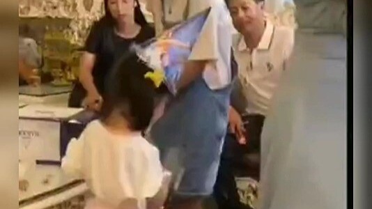 Gadis: Aku sudah tidak bahagia lagi