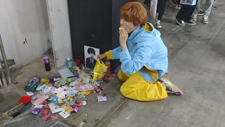 Stealing Cheng Ge's tribute and eating the raw food ()