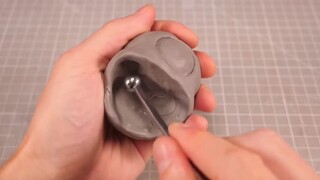 Mẫu: Một thanh niên dũng cảm đi săn trên núi và nhặt được một con ếch không rõ danh tính.