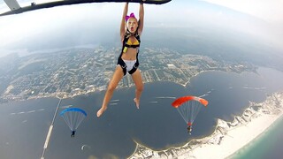 JoJo Siwa forgot her parachute, then...