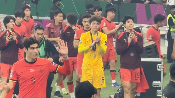 Setelah pertandingan Tiongkok-Jepang, lagu pembuka Kimetsu no Yaiba diputar di lokasi.