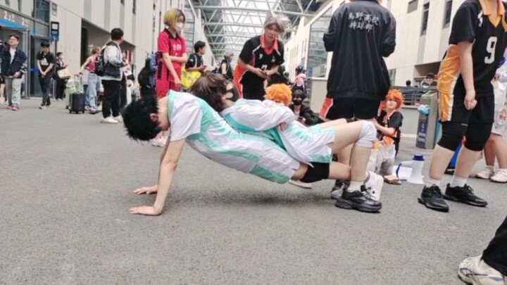 Facing the self-disciplined Ichikawa, Iwaizumi's fist hardened