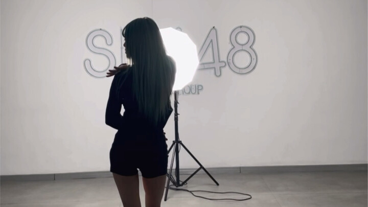 خطة جديدة، مجرد رقص عشوائي في غرفة التدريب