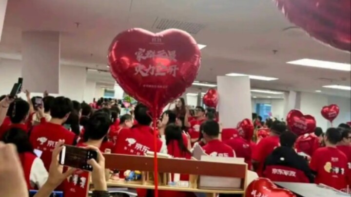 Đôi mười một, JD.com ăn mừng: Kéo co cả tháng vẫn còn sống sót