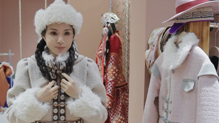 【Li Ruotong】Wearing traditional Mongolian attire, she “conquers” the vast snow-covered Hulunbuir gra