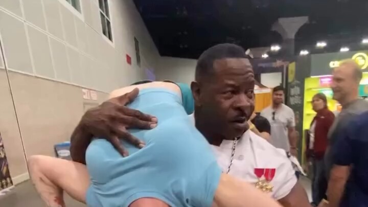 Oliba picks up girls