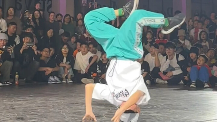 The strongest street dance kid in Northeast China — his moves are next-level, and this routine is ab