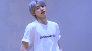 【朴成训】银发白T冷白皮 素颜体育生大帅哥 02年舞担射手座 每一点都好酥。。。cover 来吧-se7ven 朴成训练习室focus.