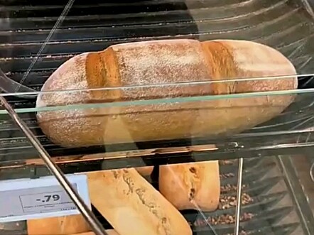 Bánh mì nguyên cám thật lớn