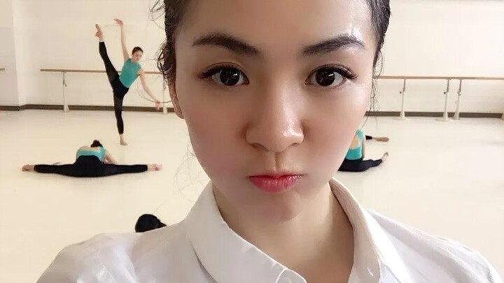 Đường Thi Ý và các bạn cùng lớp của cô… Phần trình diễn kỹ thuật trong đợt kiểm tra cuối năm của Đoà