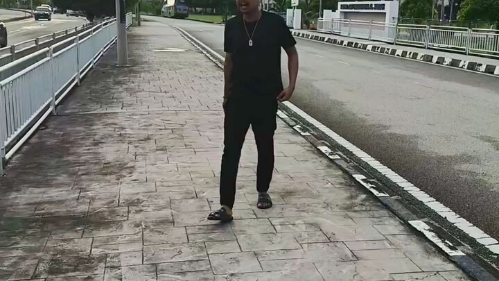 ঘুরতে গিয়ে কি কান্ডটায় না হইল 😁😁