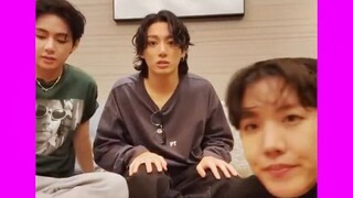 She starts questioning her life 【International Awkward Chat】