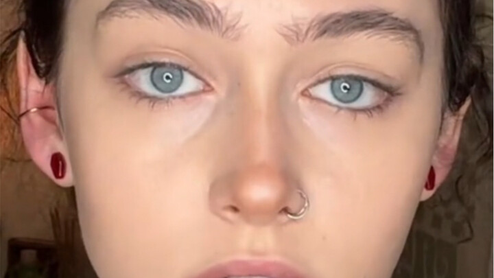 Hướng dẫn lớp nền hoàn hảo: Điểm nhấn là kem lót trang điểm của ELF