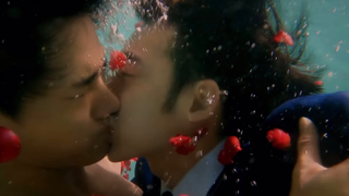 [BL] ร้อนเเรงกลางสระ!!