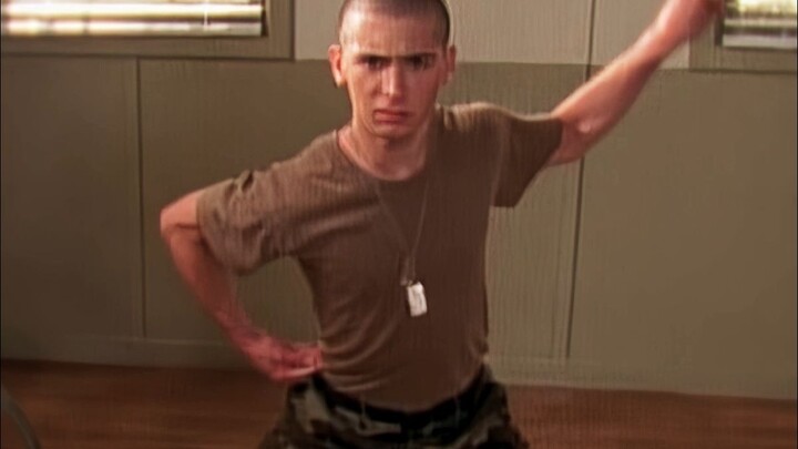 中士创造了一个通用士兵