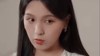 Hari_ambil_surat_nikah_tunang_lari,_aku_nikahi_CEO_dingin,_dia_manjakan_aku_habis!(480p)