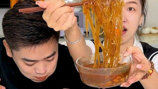 #Black Gold Spicy Rice Noodles I can't trust Binbin's taste anymore; luckily, I also prepared some h