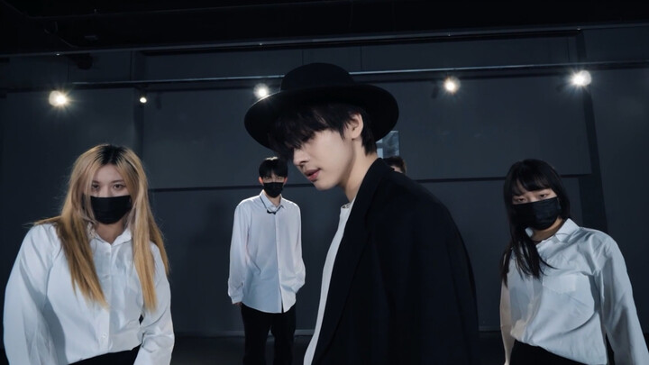 Lian Huaiwei Dance Studio "Dancing with a stranger"