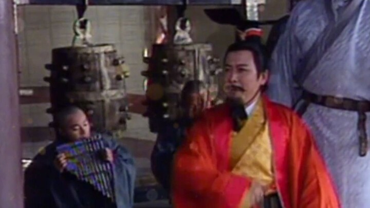 During Sun Quan’s banquet, he had assassins armed with sabers and axes hidden in ambush, ready to ki